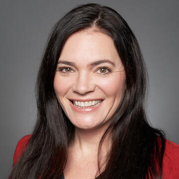 Dianne Auclair headshot